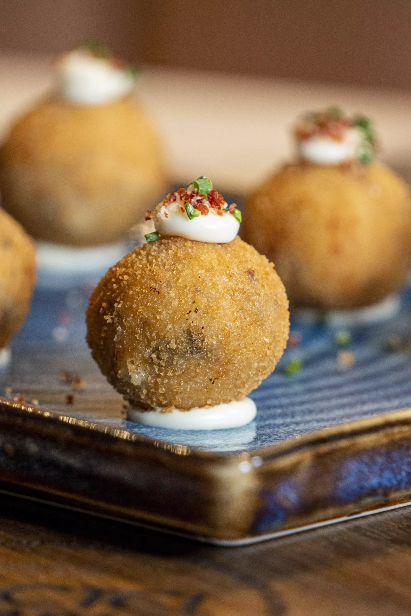 Croquetas caseras de huevo y cecina - BUBARI BAR DE TAPAS Y COCTELES EN ALUCHE